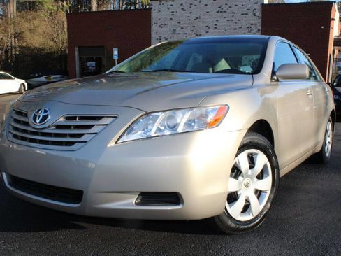 Used 2009 Toyota Camry LE w/ Fleet Convenience Pkg image 1