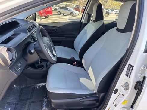 Used 2015 Toyota Prius C One image 21