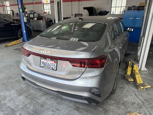 Used 2024 Kia Forte LXS FWD image 4