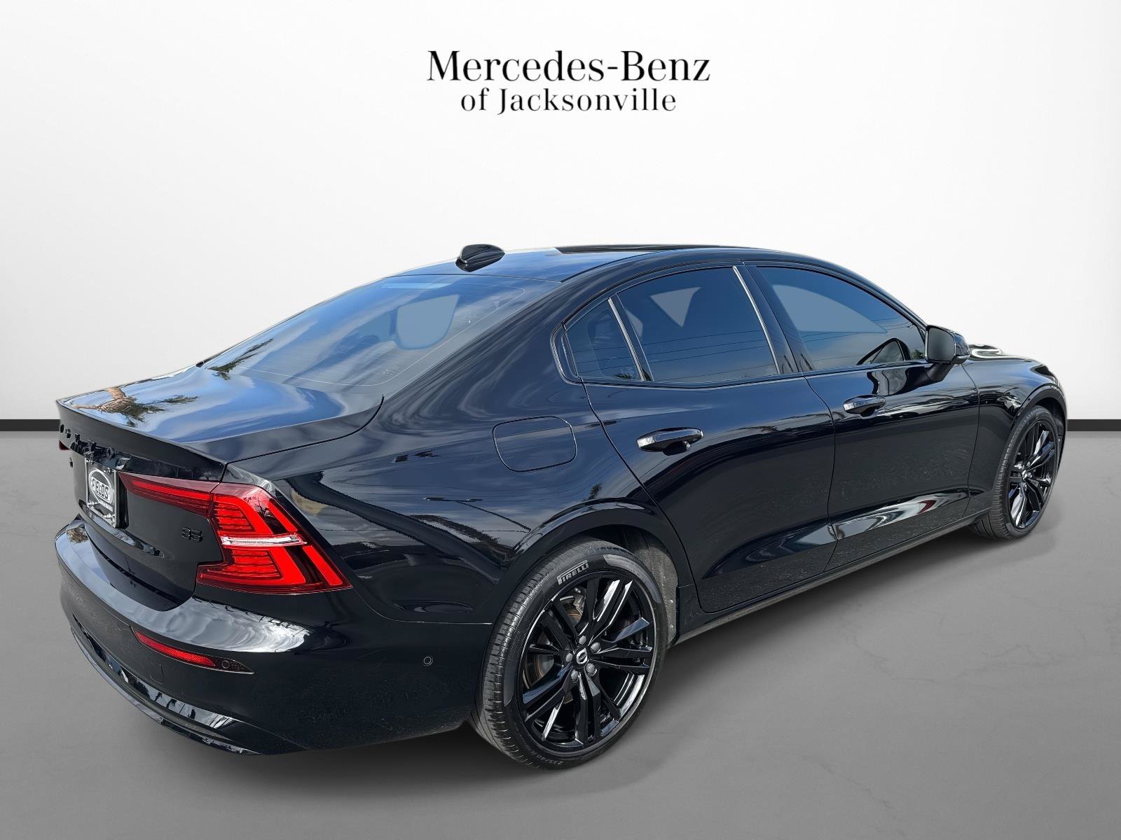 Used 2024 Volvo S60 B5 Plus FWD image 3