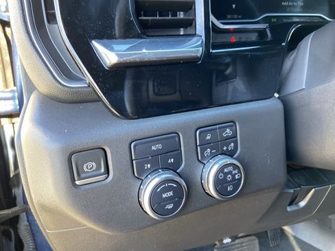 Used 2023 GMC Sierra 1500 SLT image 43