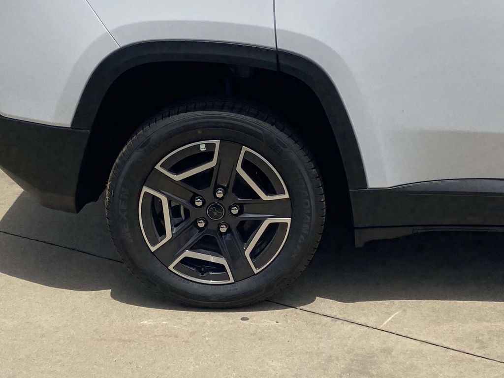 New 2026 Jeep Cherokee Limited AWD/4WD image 37