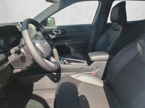 New 2026 Jeep Compass Latitude image 3