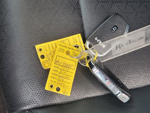 Certified 2022 Kia Sorento S image 32