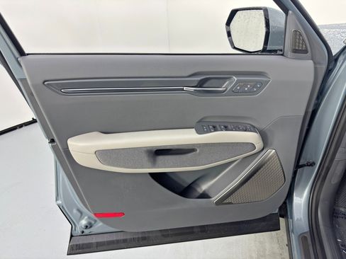 Used 2024 Kia EV9 Land image 49