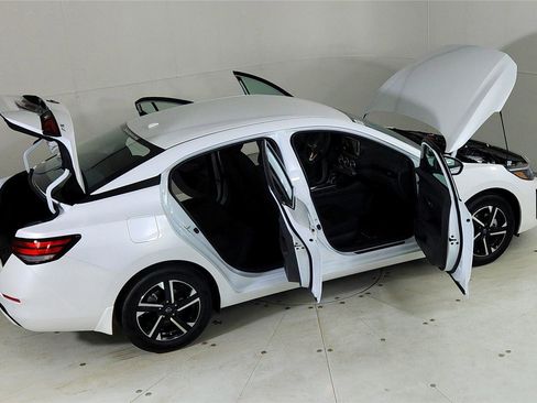 Used 2024 Nissan Sentra SV image 28