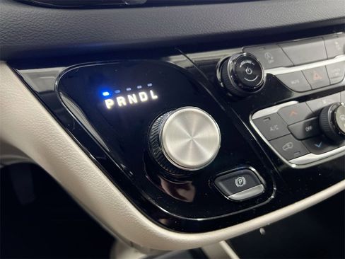 Used 2024 Chrysler Voyager LX image 16