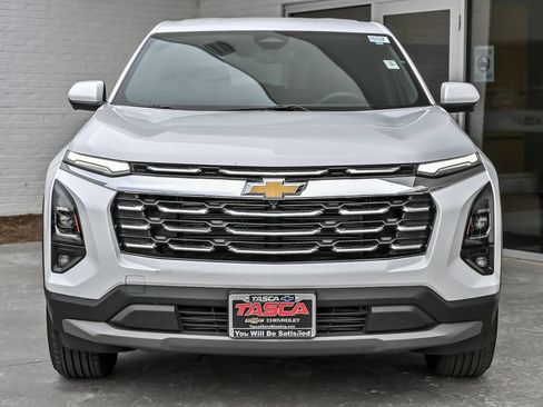 Used 2025 Chevrolet Equinox LT w/ Safety and Technology Package AWD/4WD image 5
