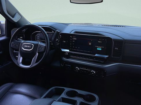 Used 2025 GMC Sierra 1500 SLT AWD/4WD image 30