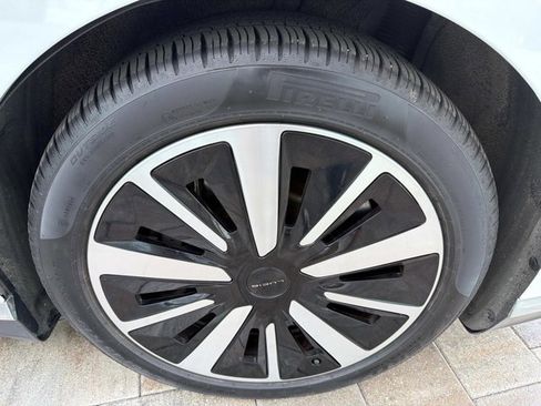 Used 2022 Lucid Air Grand Touring image 31