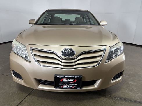 Used 2011 Toyota Camry LE FWD image 6