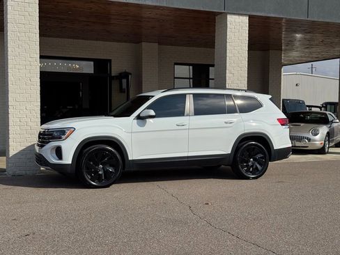 Used 2024 Volkswagen Atlas SE image 5