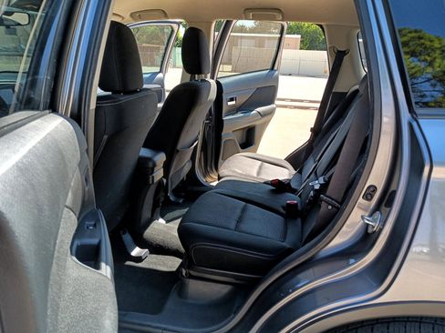 Used 2018 Mitsubishi Outlander ES image 14