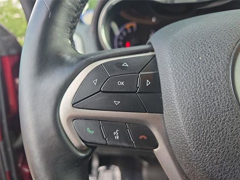 Used 2018 Jeep Grand Cherokee Overland AWD/4WD image 26