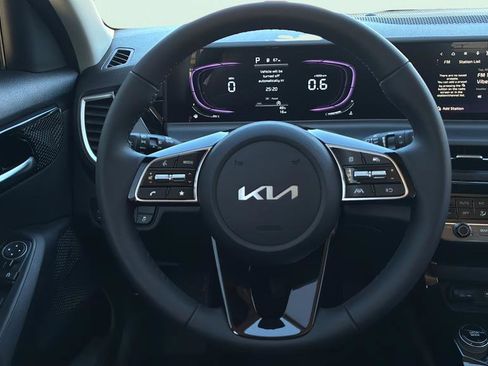 New 2026 Kia Seltos S FWD image 17