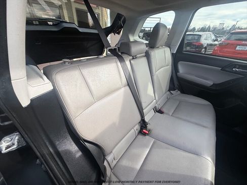 Used 2015 Subaru Forester 2.5i Touring w/ Eyesight & Navigation System AWD/4WD image 18