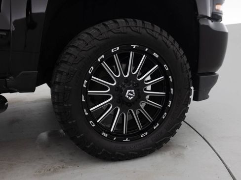 Used 2017 Chevrolet Silverado 1500 LT w/ All Star Edition AWD/4WD image 19