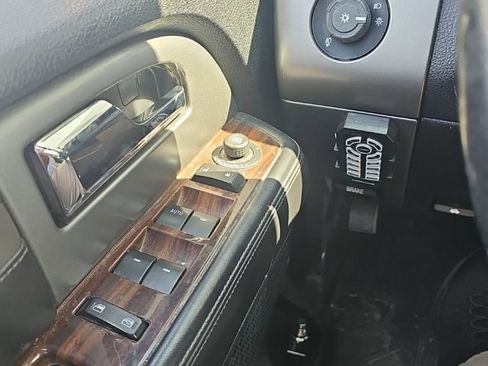 Used 2016 Ford Expedition Platinum AWD/4WD image 12