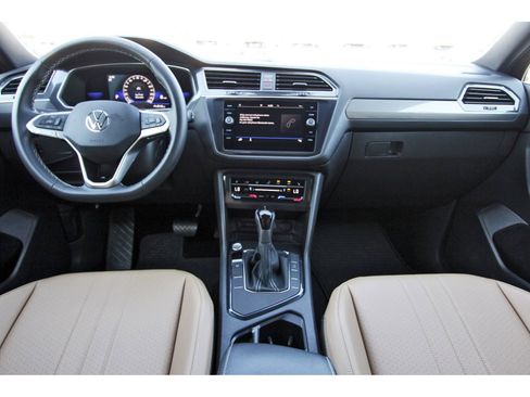 Used 2022 Volkswagen Tiguan SE FWD image 12