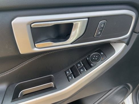 Used 2023 Ford Explorer XLT w/ Equipment Group 202A image 19