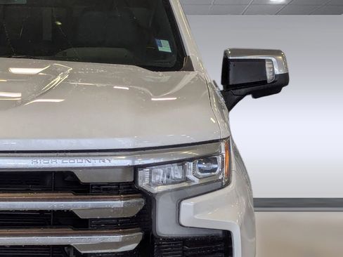 Used 2022 Chevrolet Silverado 1500 High Country w/ Z71 Off-Road Package image 10