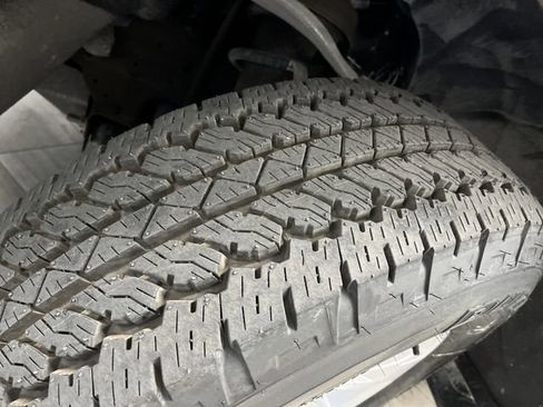 Used 2025 Chevrolet Silverado 1500 LT image 39