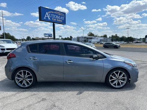 Used 2017 Kia Forte SX w/ SX Premium Tech Package FWD image 5