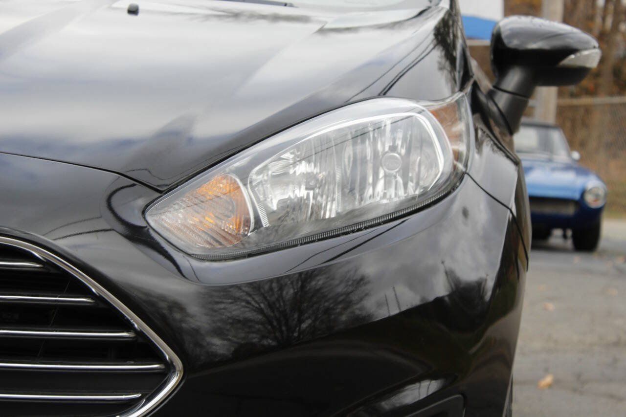 Used 2015 Ford Fiesta SE FWD image 16