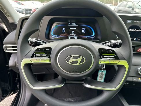 New 2026 Hyundai Elantra SE image 13