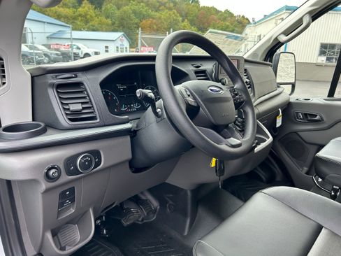 New 2025 Ford Transit 250 250 Low Roof All Wheel Drive image 34