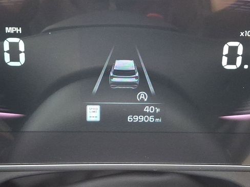 Used 2023 Kia Sportage EX image 40