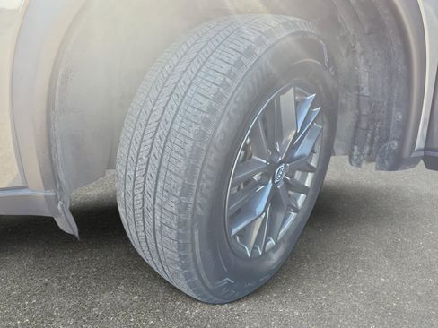 Used 2024 Nissan Rogue S FWD image 28