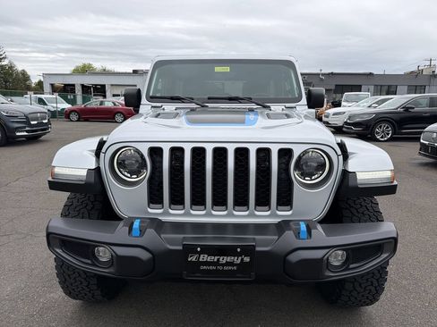 Used 2023 Jeep Wrangler Unlimited Rubicon 4xe w/ Cold Weather Group AWD/4WD image 8
