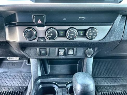 Used 2019 Toyota Tacoma SR5 AWD/4WD image 16