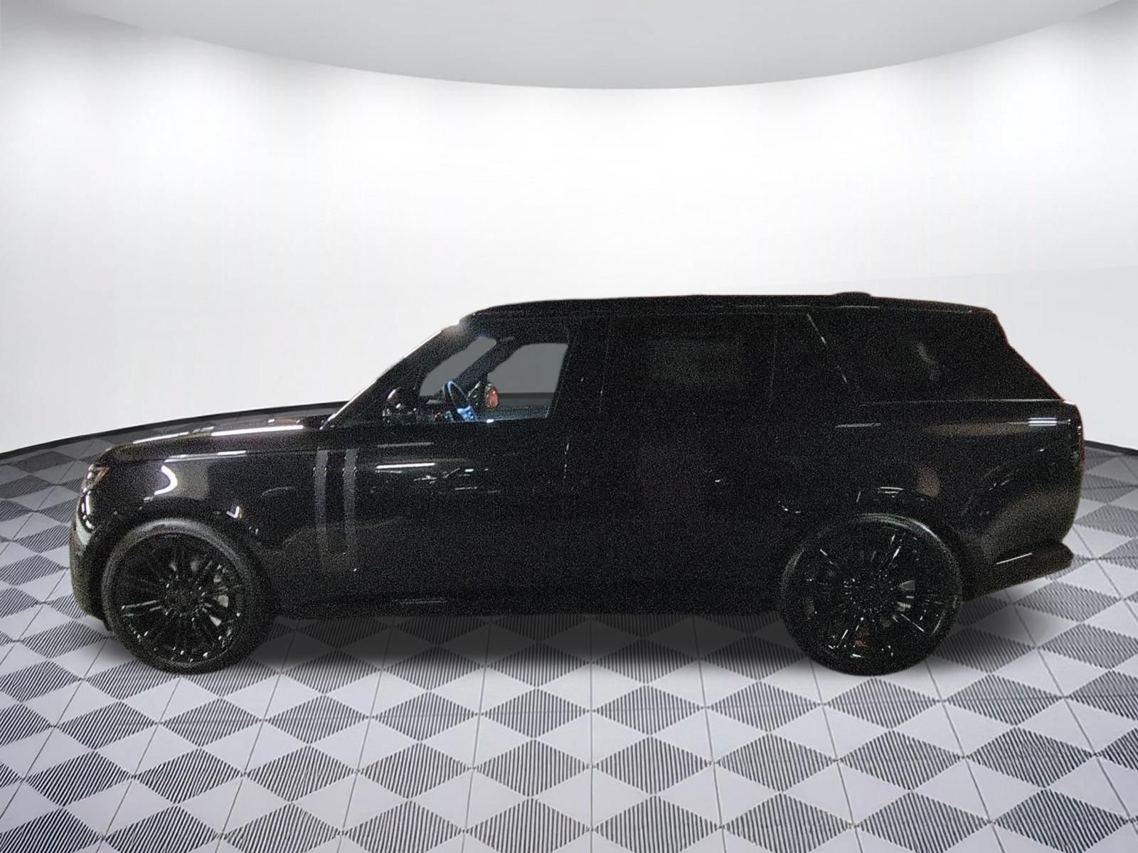 New 2026 Land Rover Range Rover Long Wheelbase SE AWD/4WD image 2