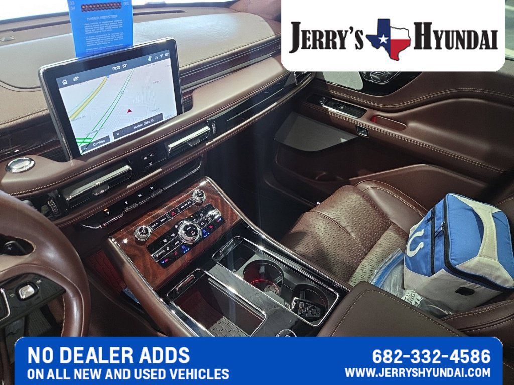 Used 2023 Lincoln Aviator Black Label w/ Dynamic Handling Package AWD/4WD image 14