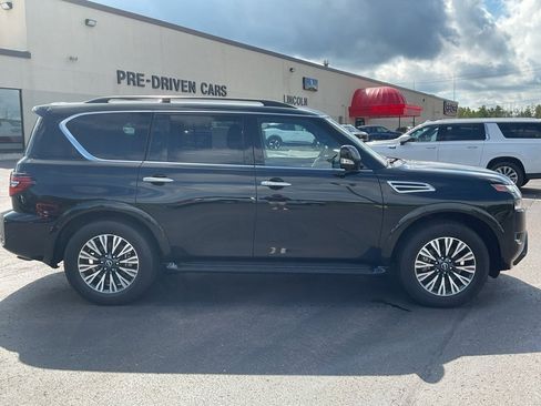 Used 2023 Nissan Armada SL w/ Midnight Edition Package image 4