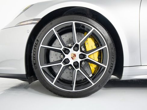 Certified 2026 Porsche 911 Targa 4S image 15