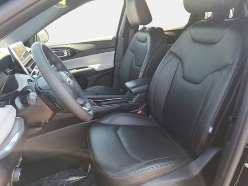 Certified 2024 Jeep Compass Limited AWD/4WD image 15