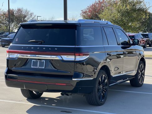 Certified 2023 Lincoln Navigator Reserve image 9