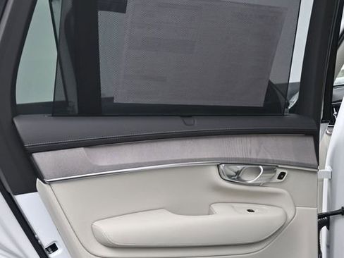 New 2026 Volvo XC90 T8 Ultra w/ Protection Package Premier AWD/4WD image 12
