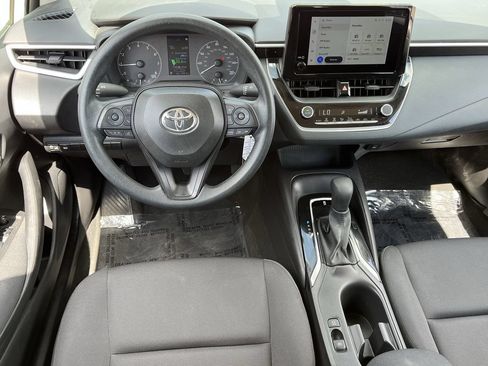 Used 2025 Toyota Corolla LE FWD image 10
