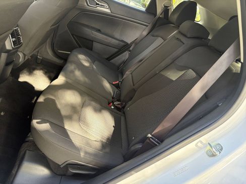 Used 2025 Kia Sportage LX image 20