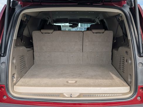 Used 2020 Chevrolet Suburban Premier RWD image 25