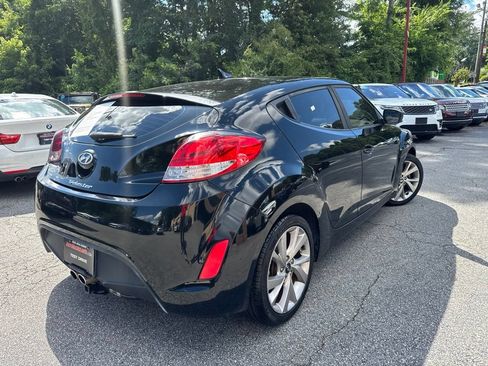 Used 2017 Hyundai Veloster FWD image 3