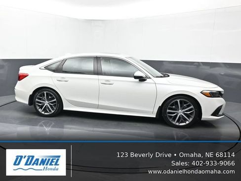 Used 2022 Honda Civic Touring image 7