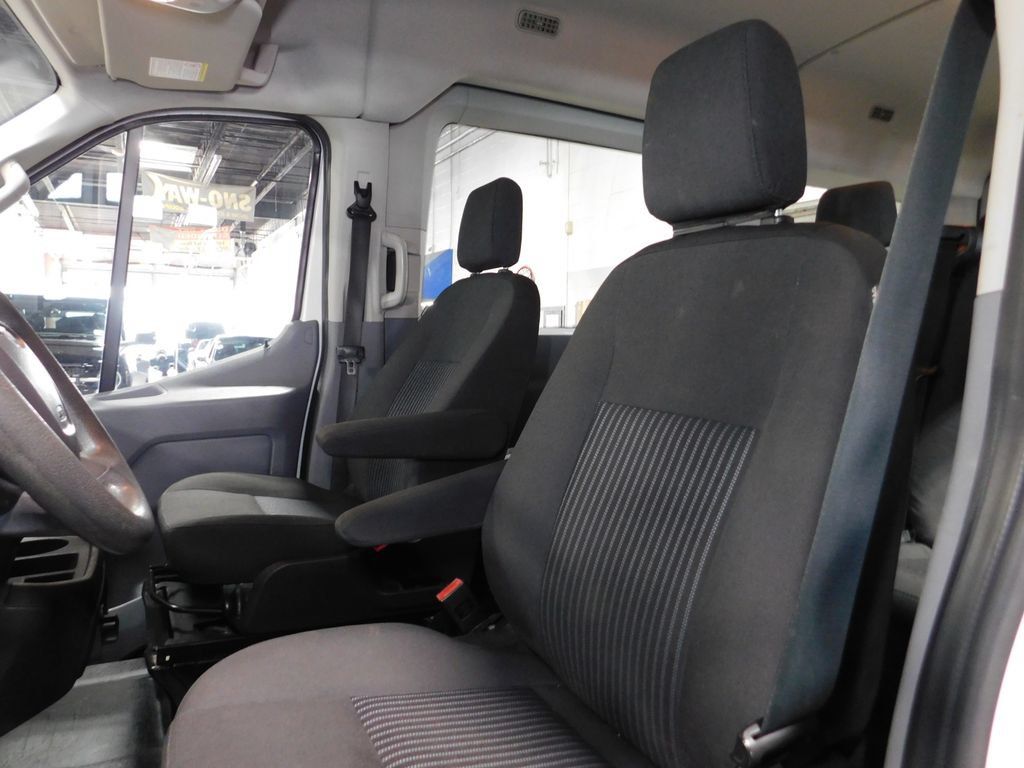 Used 2018 Ford Transit 150 XLT RWD image 50