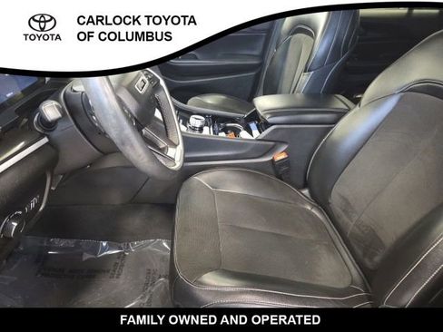 Used 2023 Jeep Grand Cherokee Altitude AWD/4WD image 12