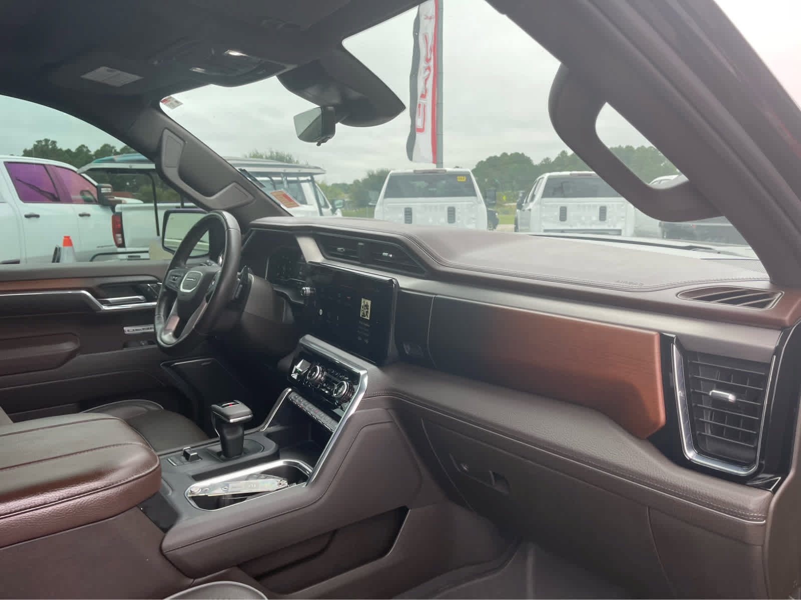 Used 2024 GMC Sierra 1500 Denali AWD/4WD image 27