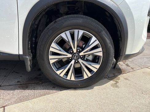 Used 2023 Nissan Rogue SV image 13